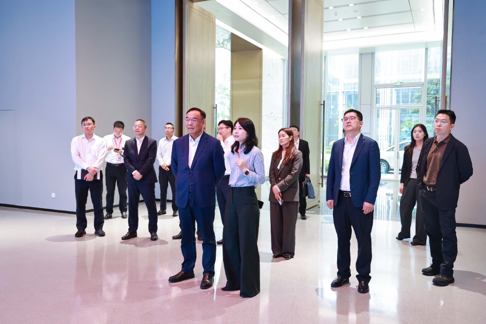 中國(guó)移動(dòng)浙江公司黨委書記、董事長(zhǎng)、總經(jīng)理?xiàng)顒τ?網(wǎng)站新聞1