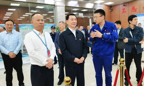 全國人大常委會(huì)委員、社會(huì)委副主任委員秦生祥蒞臨桐昆嘉興石化調(diào)研