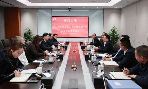 廬江縣委副書記、縣長周天斌一行蒞臨桐昆考察