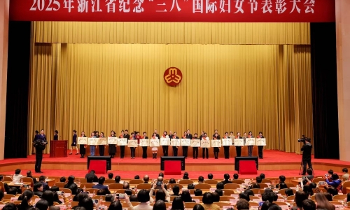 祝賀！桐昆這支創(chuàng)新團隊，摘得“全國巾幗文明崗”